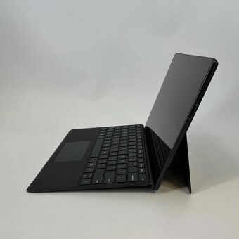 Microsoft Surface Pro 9 i7 / 16 GB / 256+ GB SSD - 2