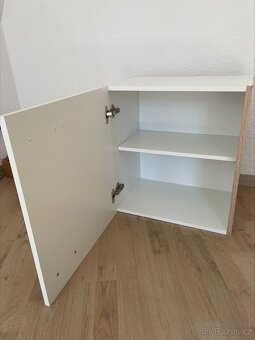 Prodám závěsnou skříňku - 2