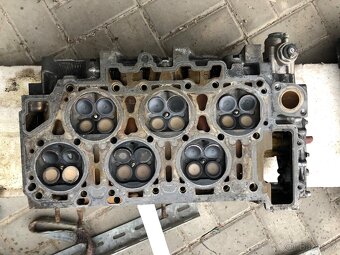 Prodám hlavu vg golf V 3.2 v6 - 2