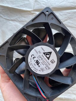 Ventilátor/větrák Delta QFR1212GHE – 120mm / 12V / 2.7A - 2