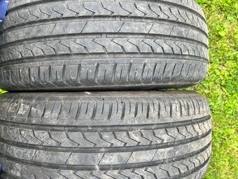 Pneu 215/60/16 - 2
