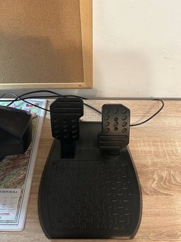 Thrustmaster Sada volantu a pedálů T80 Ferrari 488 GTB - 2