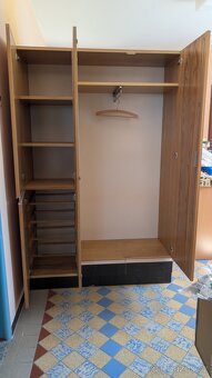 Šatní skríň - 2