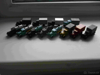 Predam historicke ruske plastikove modely ZIL AAA v 1:87 - 2