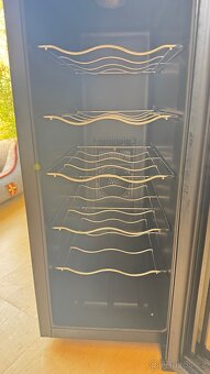 Vinotéka - Lednice na víno Hyundai HYUVIN12G - 2