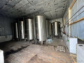 Nerezová nádrž 38000 litrů. - 2