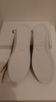 Dámské sneakersy Guess č.38 - 2
