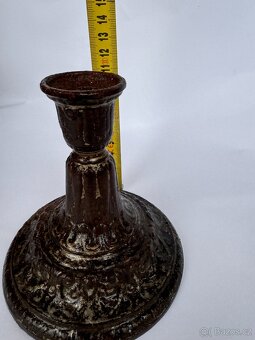 litinová noha, podstavec k petrolejce s jemným dekorem - 2