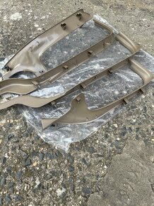 Plastové nášlapy dveří Volvo V70/XC70 P2 - 2