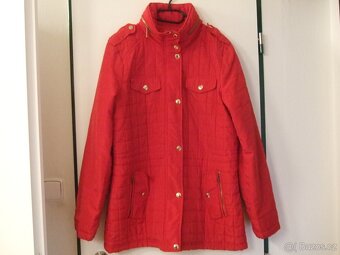 Bunda červená. - 2