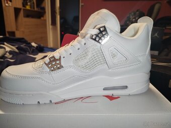 Nike Air Jordan 4 – White / Metallic Silver - 2