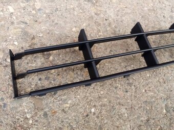 Škoda Fabia II / 2 - Nová přední mřížka nárazníku - 2