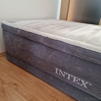 Nafukovací postel - 2