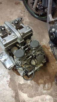 Motor Kawasaki ER5 - 2