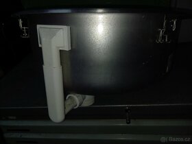 Kulatý nerez dřez. - 2