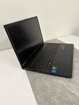 Herní notebook Acer Nitro V15 s příslušenstvím - 2