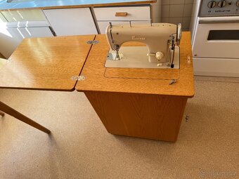 Šicí stroj Minerva - 2