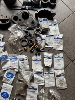 Mix motorových a mechanických dílů – Ford model A / V8 - 2