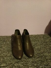 Tmavě šedé kotníkové boty na širokém podpatku vel. 38 - 2