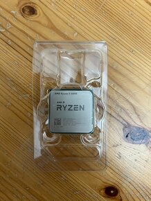 AMD RYZEN 5 5600G 6jader 12vláken 4.4GHz  Socket AM4 Funkční - 2