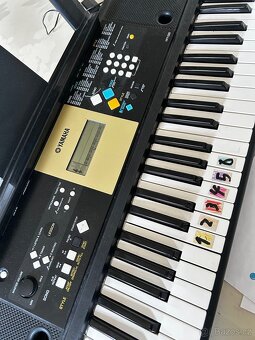 Klavír Yamaha - 2