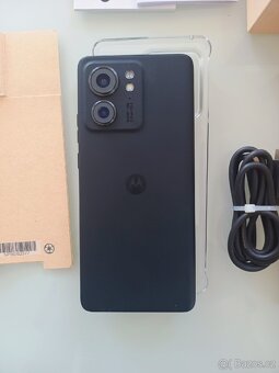 Motorola Edge 40 - 2