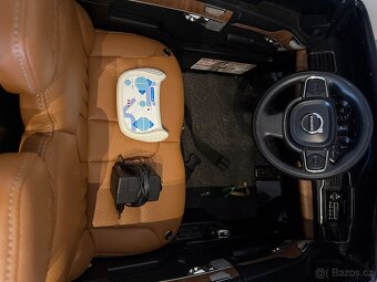 Elektrické autíčko Volvo XC90, čalouněný sedák, 2,4 GHz DO, - 2
