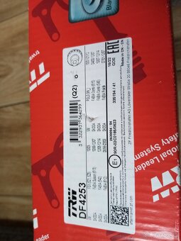 Fabia sada přední kotouče TRW a destičky Brembo - 2