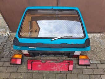 Škoda Favorit, Forman, páté dveře a zadní světla - 2