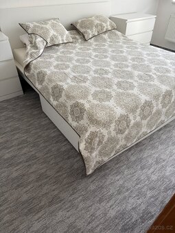 Prodam krasnou bilou postel 180x200 - 2