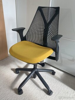 Kancelářská židle Herman Miller Sayl (PC 19200,-) - 2