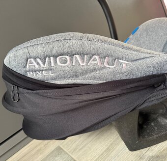 Avionaut Pixel Grey Melange 2023 autosedačka / autovajíčko - 2