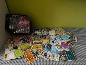 Mix Pokémon karet + Golisopod EX (221/182) - 2