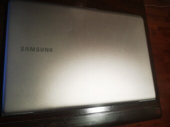 ultrabook Samsung NP530U3C - 2