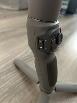 Stabilizátor gimbal na mobilní telefon - 2