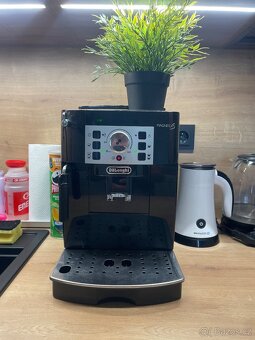 De'Longhi Magnifica Compact ECAM 22.115.B - 2