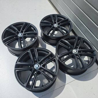 ALU SKODA SUPERB OCTAVIA YETI KAROQ 5x112 17" ET45 - 2
