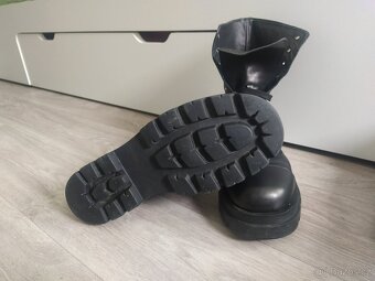 Kožené černé vysoké šněrovací boty 8 by YOOX - 2