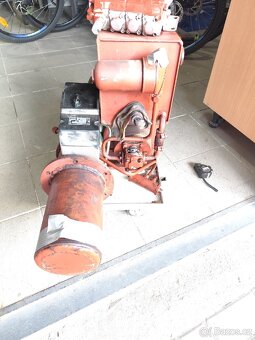 Hydraulický rozvaděč, čerpadlo, pístnice - 2