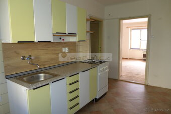 Prodej prostorného cihlového bytu 2+1 s komorou v Plzni na D - 2