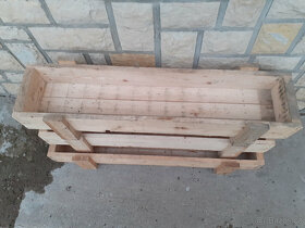 Dřevěný truhlík - 2