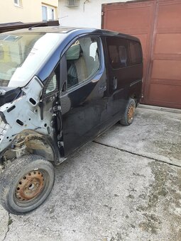 Nissan NV200 - 2