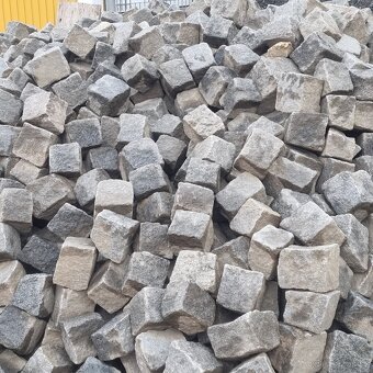 Žulové dlažební kostky staré, ojeté - 2