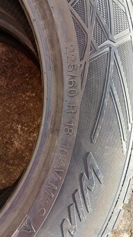 Zimní pneu 225/60/18 - 2