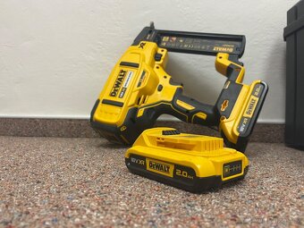 DeWALT DCN681N (18V XR, 2x2AH baterie, kufr) - 2