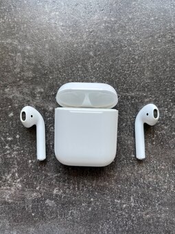 Apple AirPods 2. generace - 2
