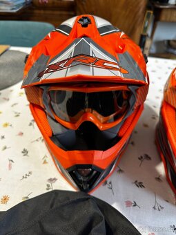 Dětska helma na motorku 2 krát - 2
