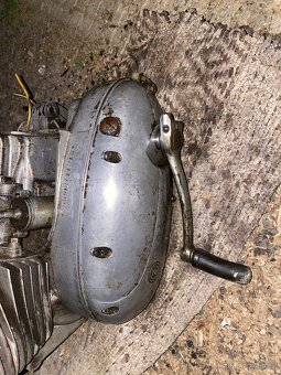 Motor cz 250 - 2