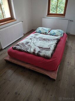 DŘEVĚNÁ POSTEL Z OPRACOVANÝCH PALET 140x200 - 2