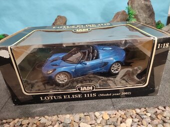 Prodám nový model 1:18 Lotus 111S spider - 2